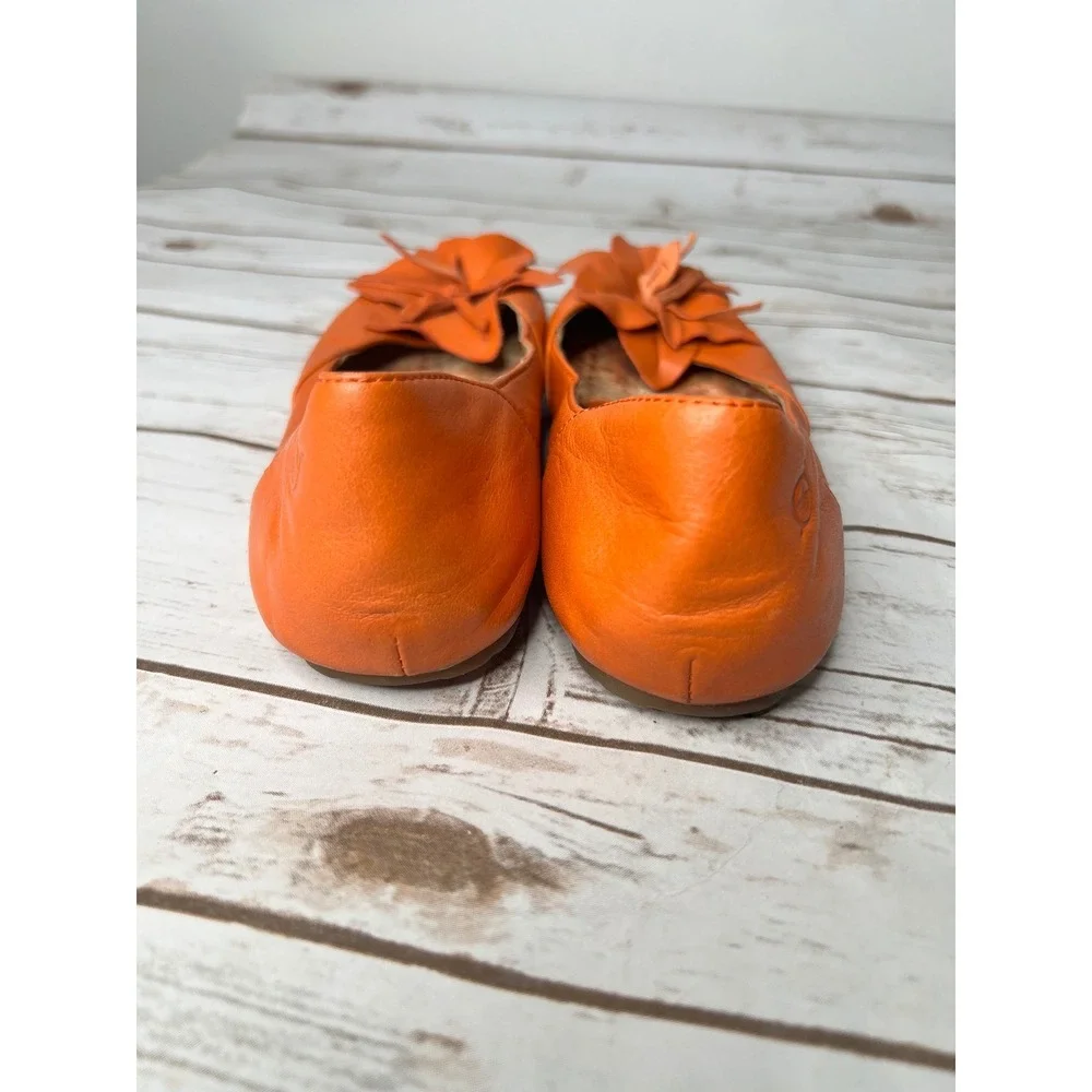 Born Mai Ballet Flats Orange Leather Flower Detail Size 9